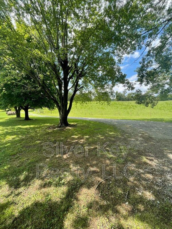 227 County Rd - Photo 4 of 21