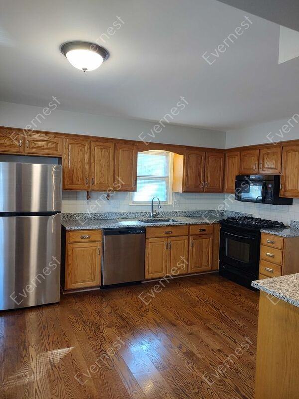 10231 Noland Rd - Photo 3 of 32