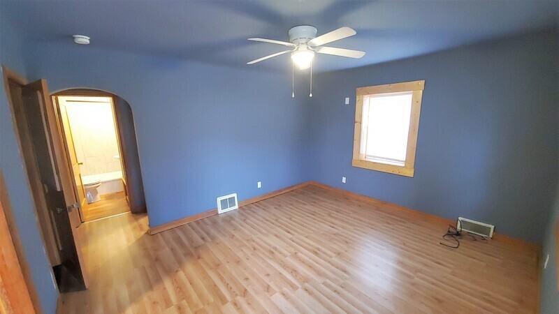 1679 29th St Ne - Photo 2 of 17