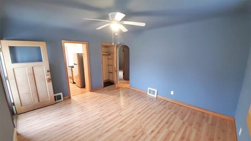 1679 29th St Ne - Photo 3 of 17