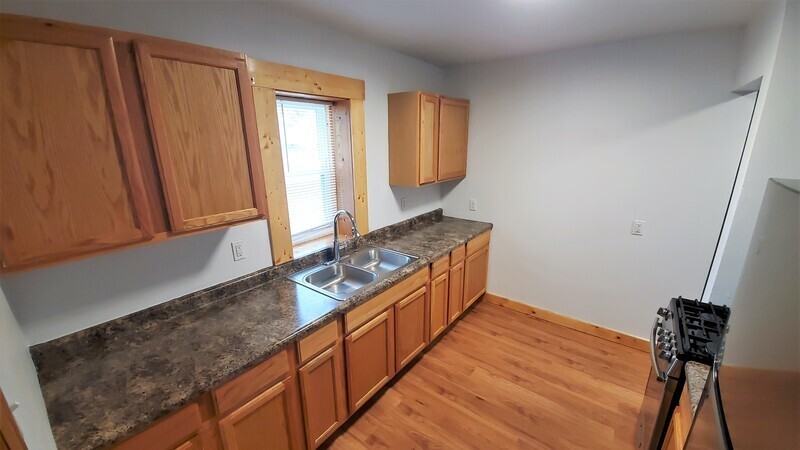 1679 29th St Ne - Photo 5 of 17