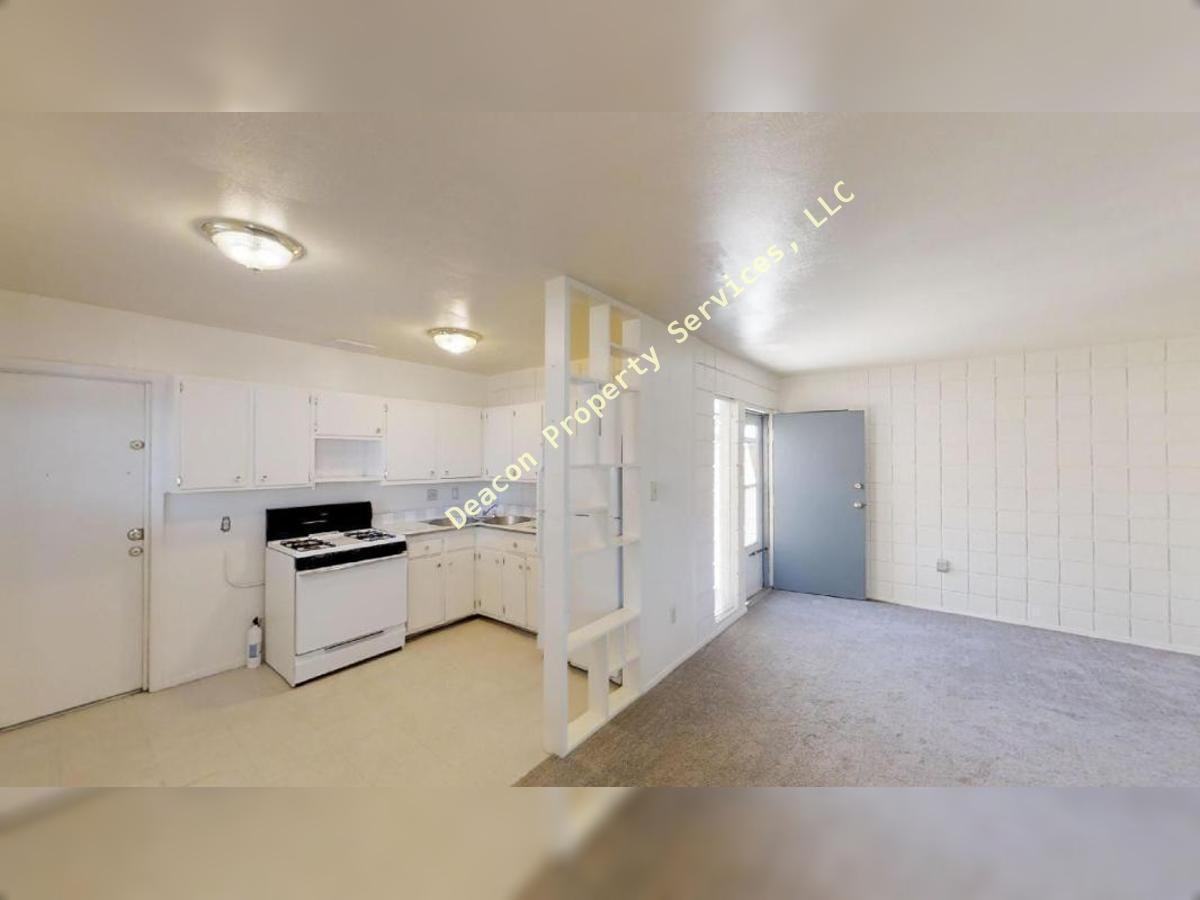 1208 Ortiz Dr Se #F - Photo 2 of 12