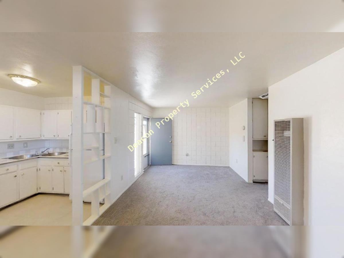 1208 Ortiz Dr Se #F - Photo 3 of 12