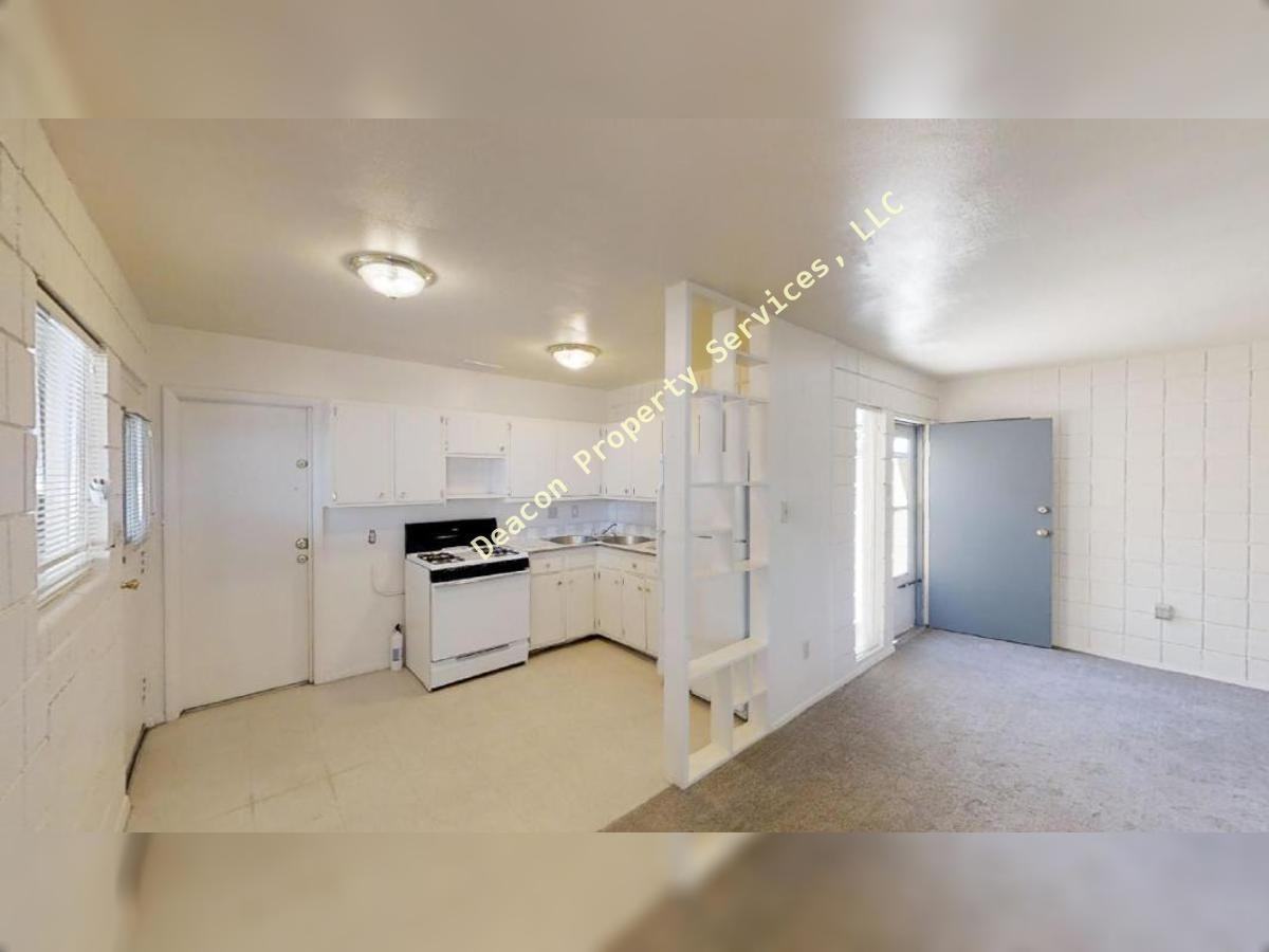 1208 Ortiz Dr Se #F - Photo 5 of 12