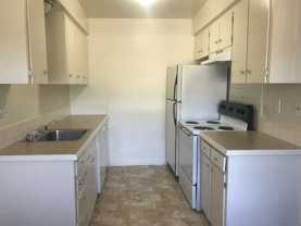 1 and 2 bedroom apartments near Clark College!! - Photo 1 of 1