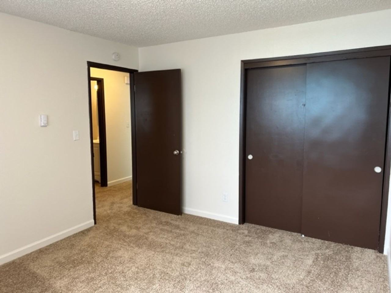 1 and 2 bedroom apartments near Clark College!! - Photo 6 of 12