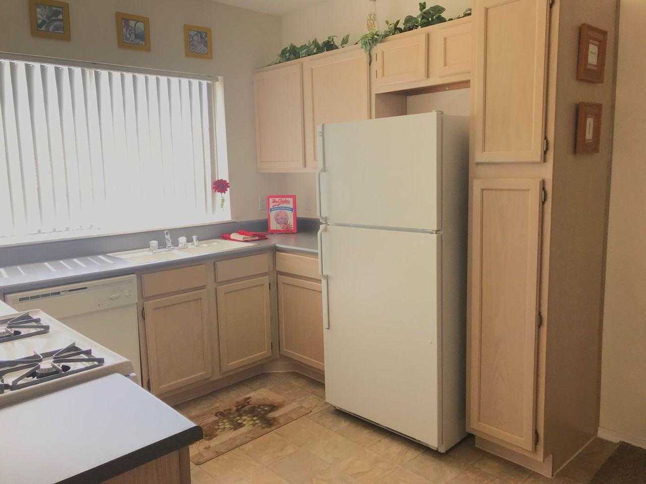 Taylor Ranch - Photo 2 of 31