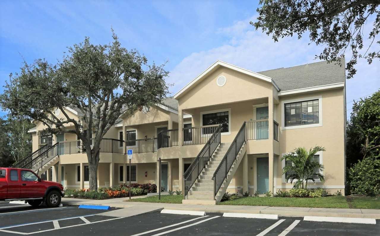 Maridadi West Palm Beach - Photo 4 of 12