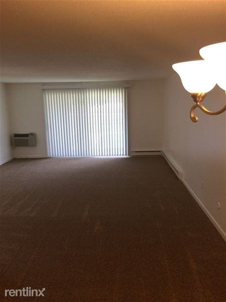 Jamestown Apartments - Photo 3 of 13