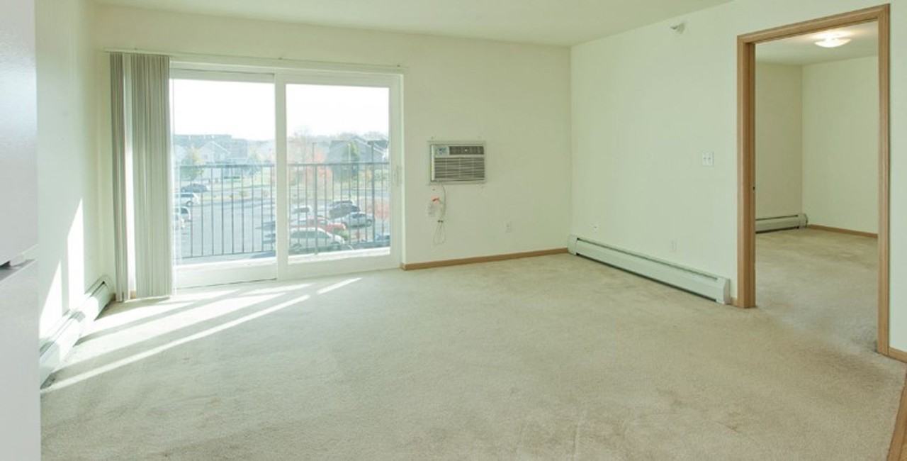 Eagle Pointe (2550 Voyageur) - Photo 4 of 11