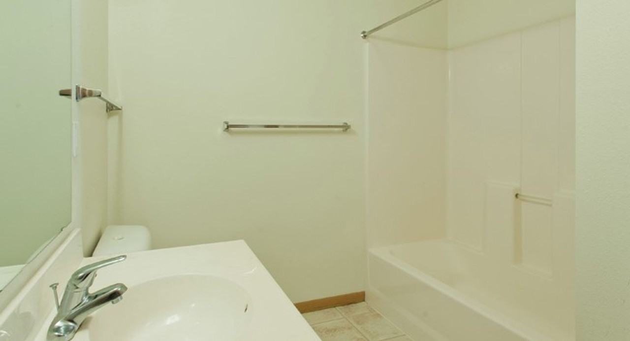 Eagle Pointe (2550 Voyageur) - Photo 7 of 11
