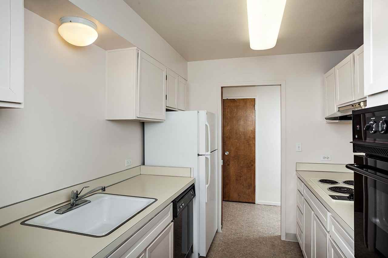 Hollywood Towne House Apartments - Photo 3 of 50