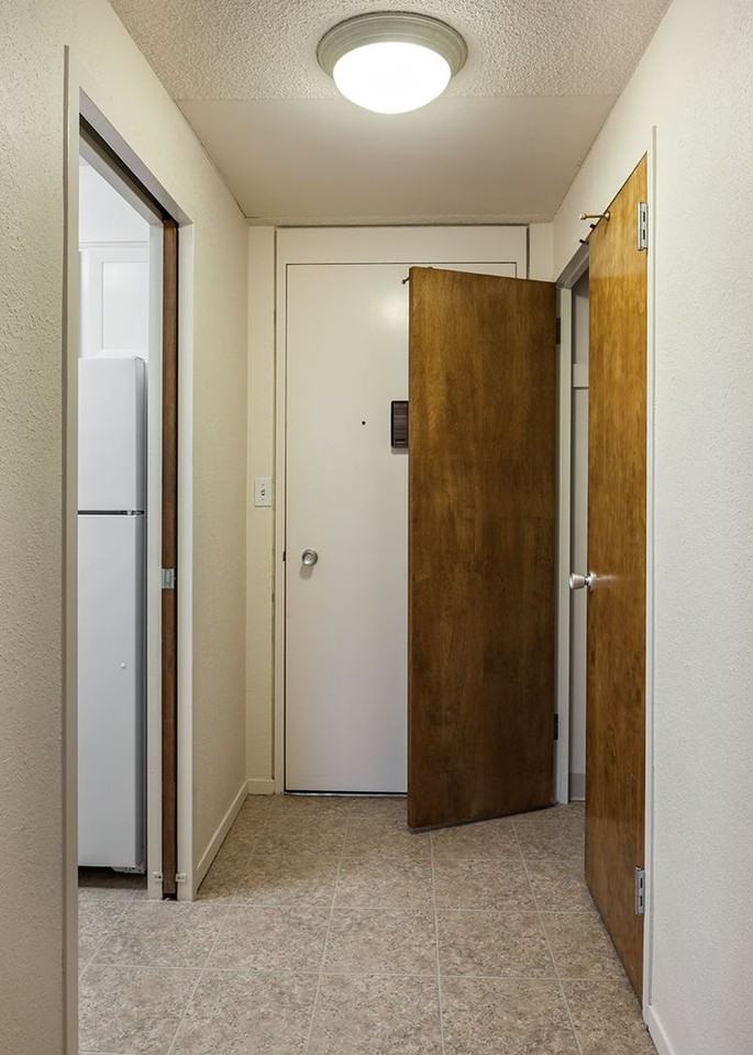 Hollywood Towne House Apartments - Photo 5 of 50