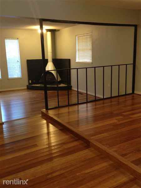 3625 N Drexel Blvd - Photo 2 of 10