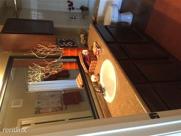 8100 Gaylord Pkwy - Photo 2 of 6