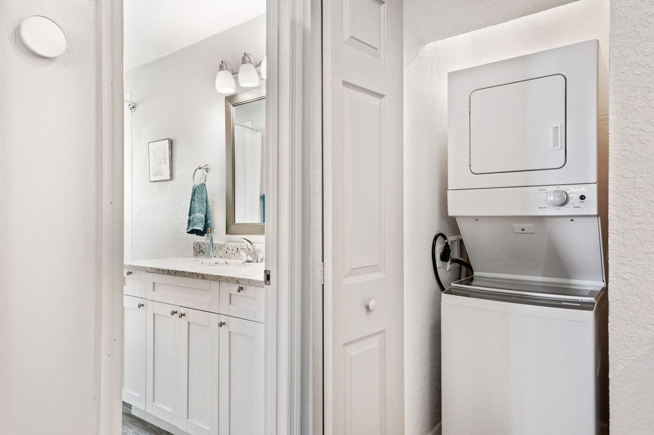 Indian River Shores Apartments - Photo 5 of 27