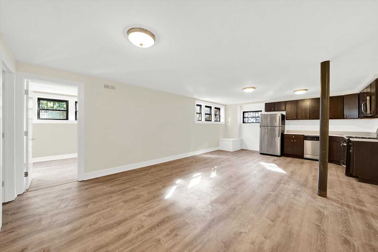 2516 N. Kedzie LP - Photo 2 of 21