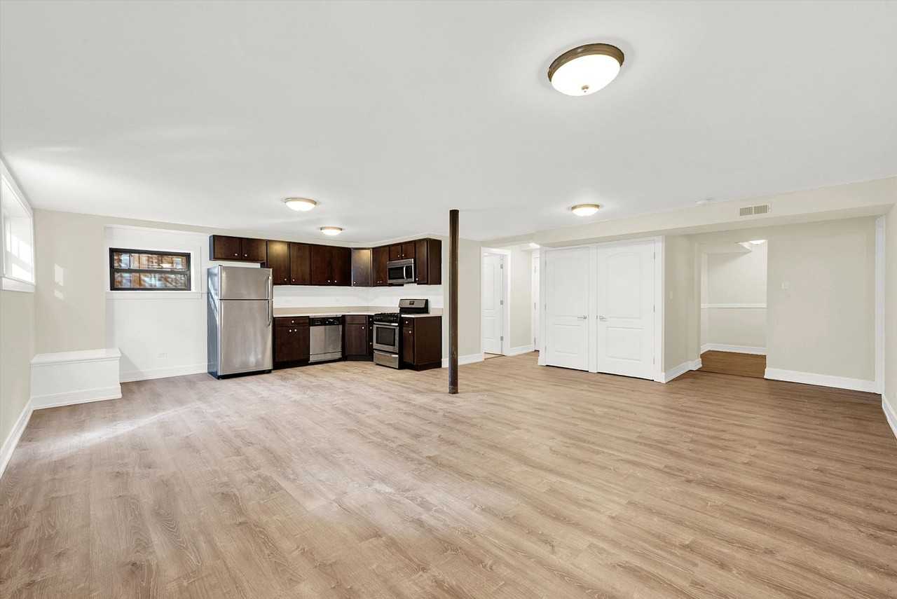 2516 N. Kedzie LP - Photo 3 of 21