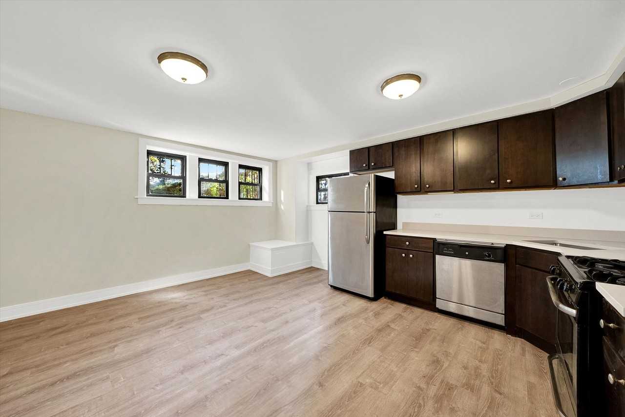 2516 N. Kedzie LP - Photo 5 of 21