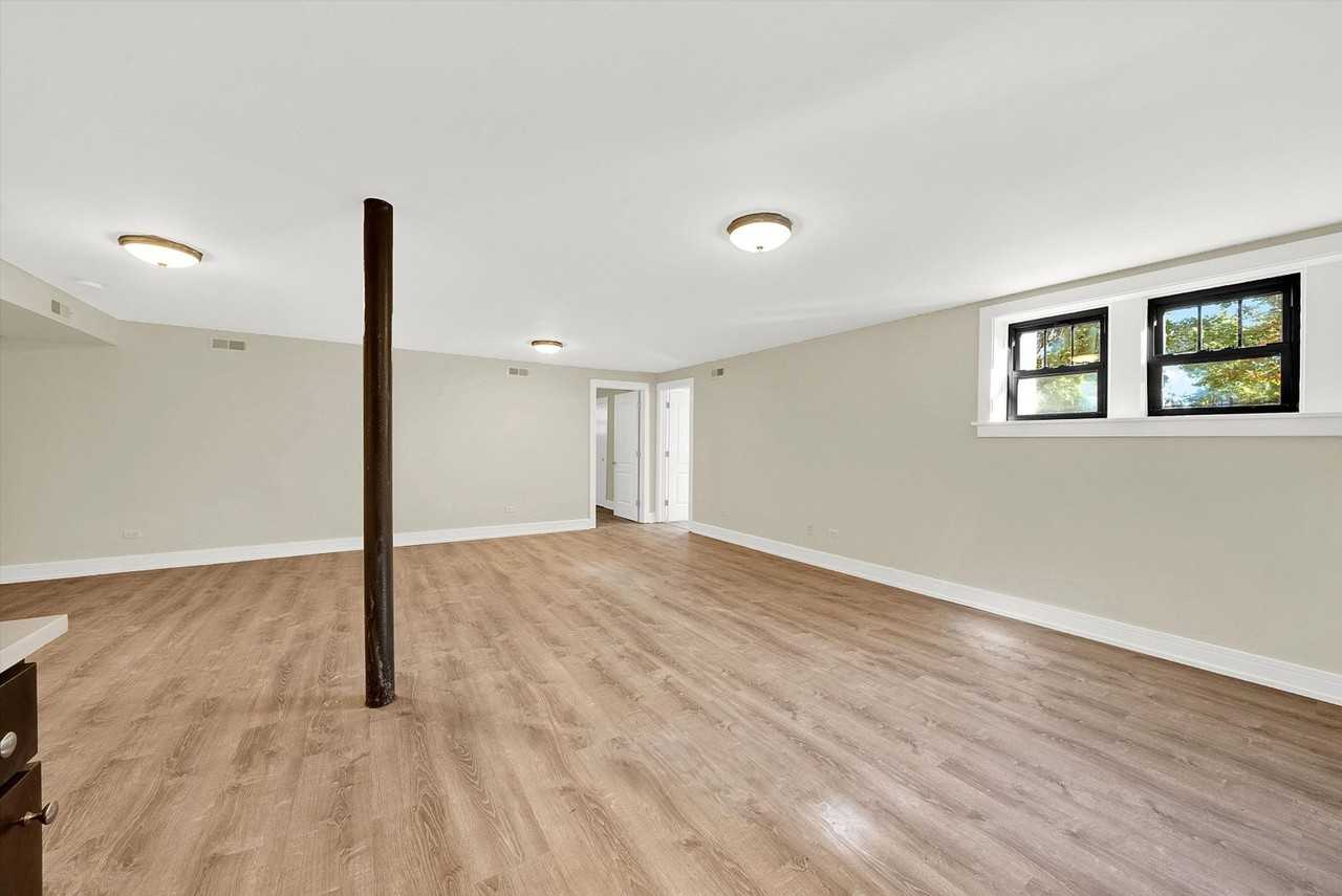 2516 N. Kedzie LP - Photo 6 of 21