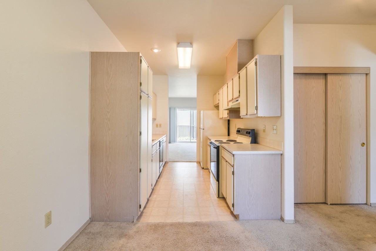 808 Pool Street - Photo 7 of 25