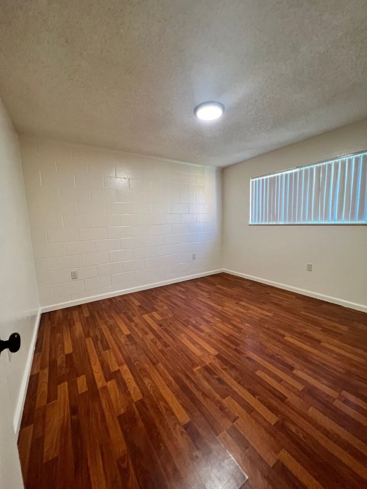 Parkside Apartments - Photo 2 of 6