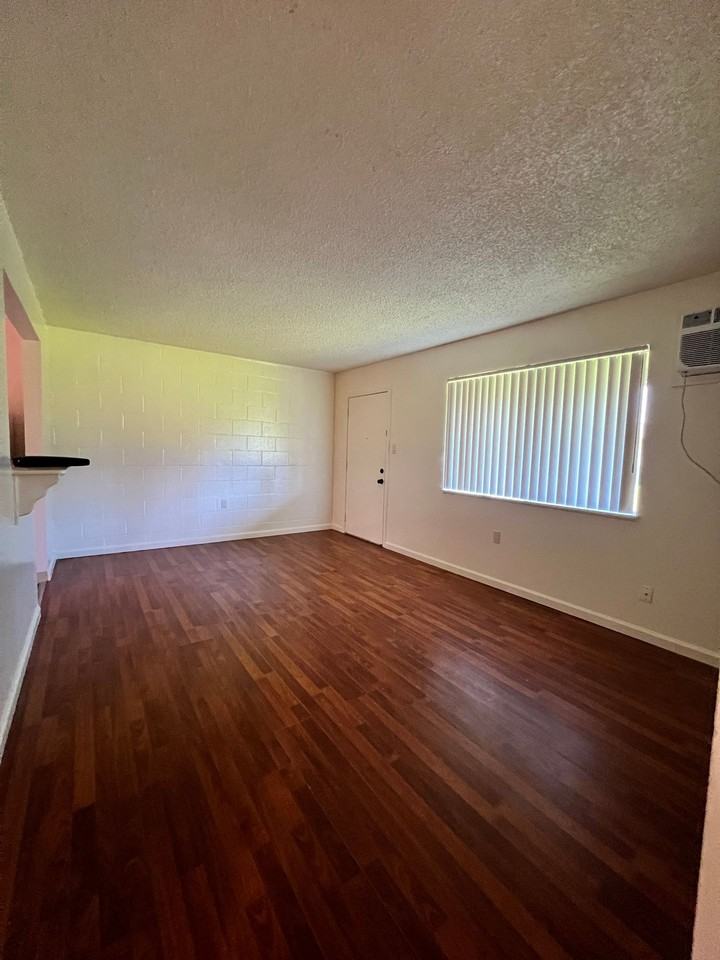 Parkside Apartments - Photo 3 of 6