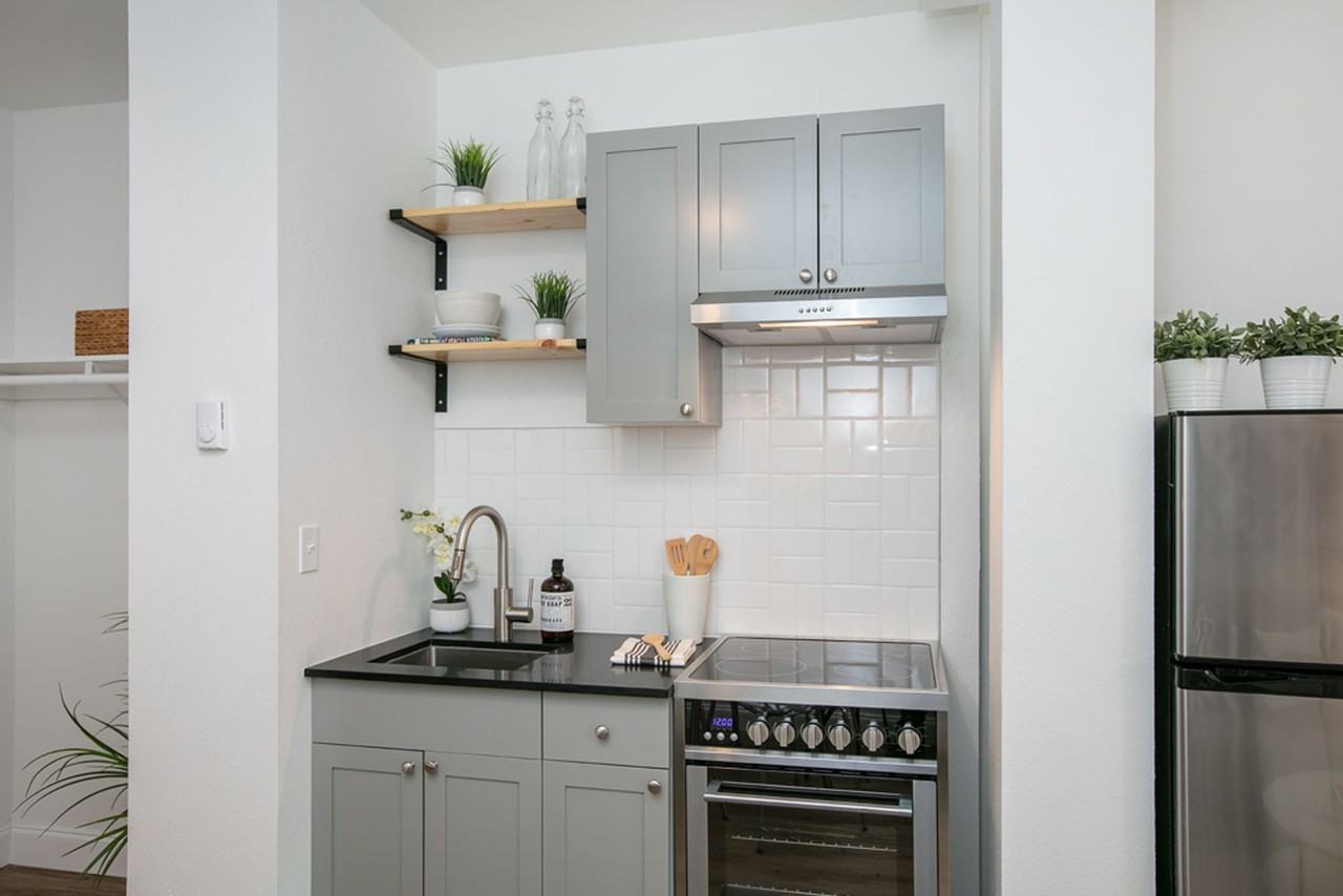 Mayn Suites - Photo 7 of 32