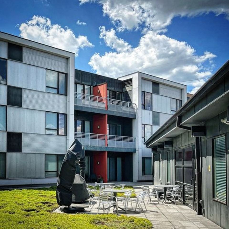 Hinge Apartments - Photo 6 of 37