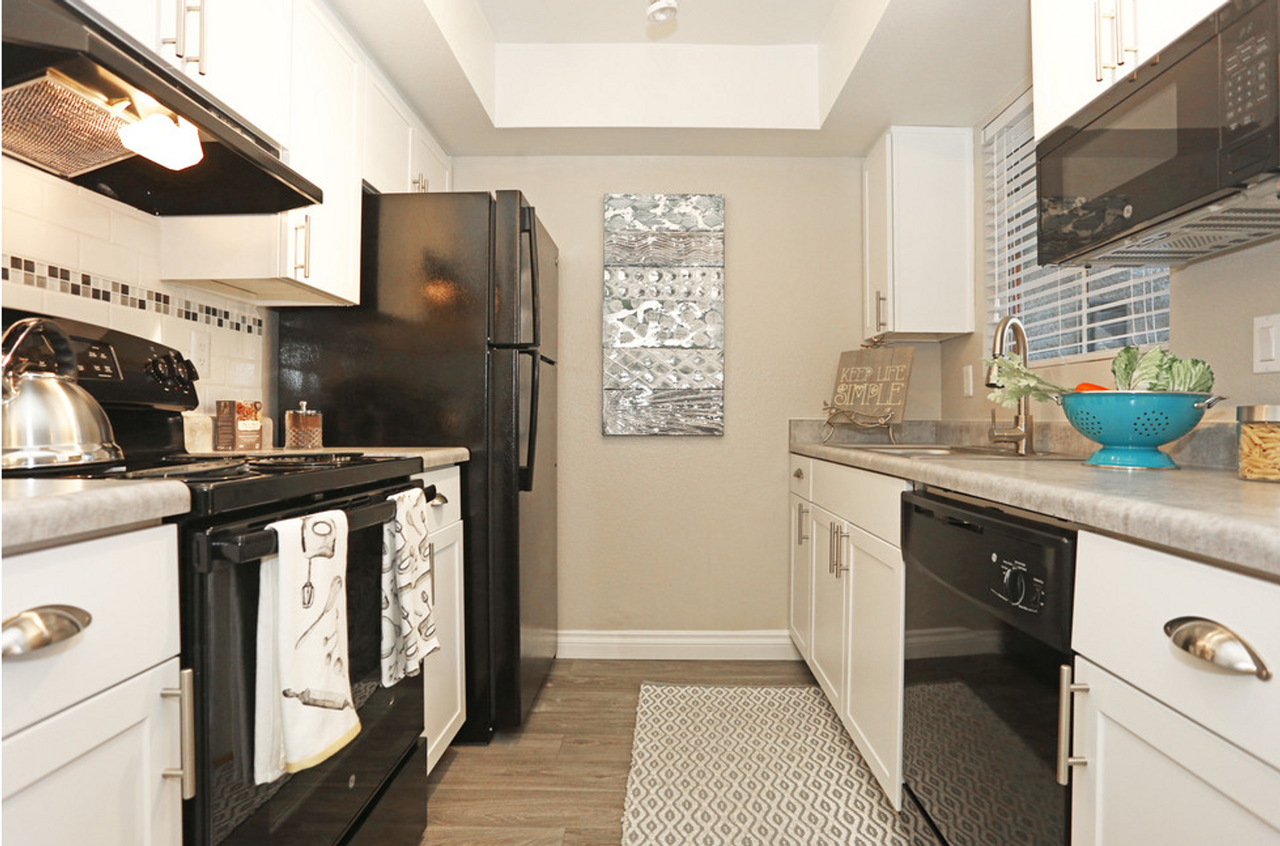 8530 N. 22nd Ave. - Photo 2 of 24