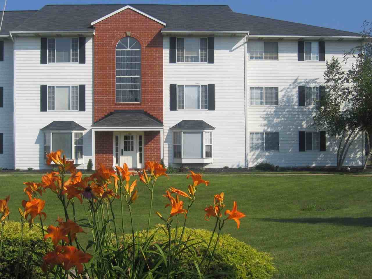 Cross Creek Apartments - Photo 4 of 43