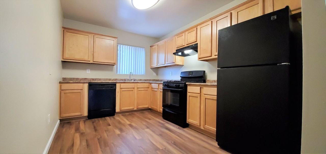 5th Ave - Photo 5 of 37