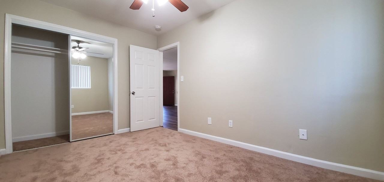 5th Ave - Photo 6 of 37