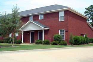 1085 Northpointe Cir - Photo 1 of 1