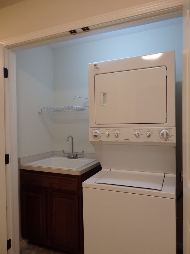 Courtwood Village I - Photo 4 of 9