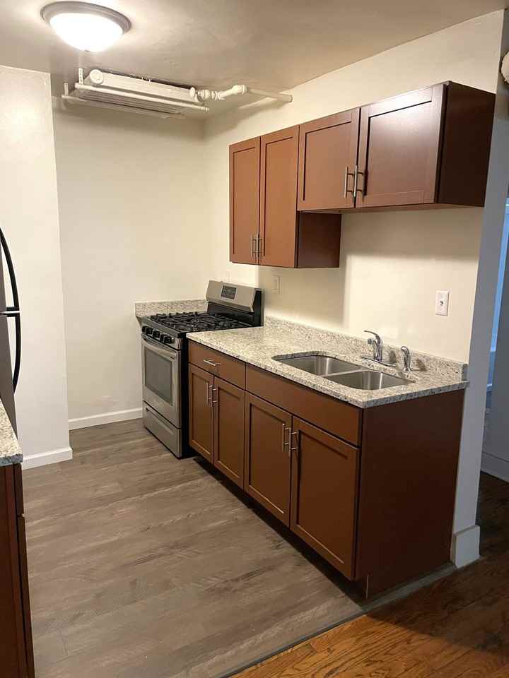 St. Clair Apartments - Photo 3 of 30