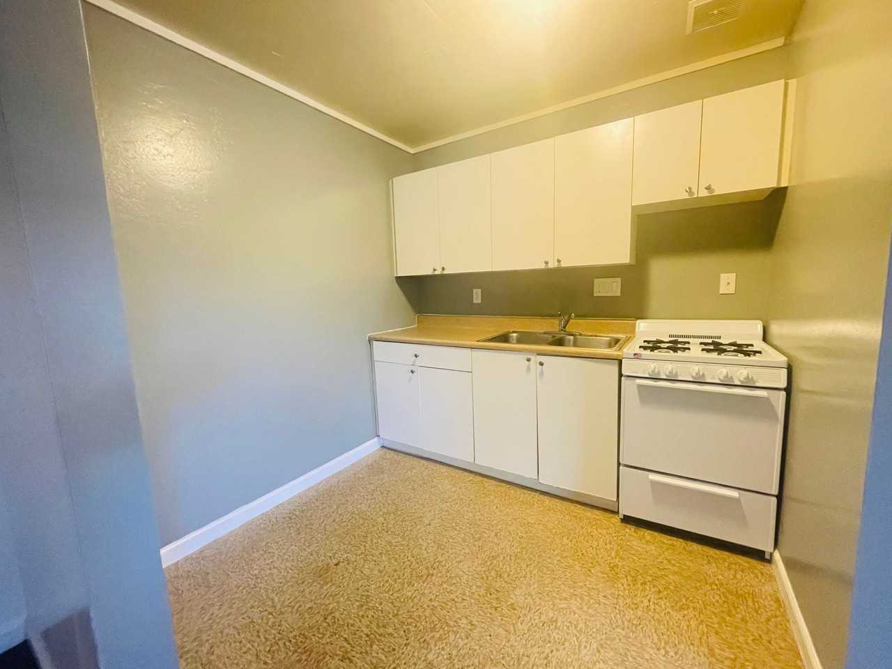 Casa Del Sol Apartments - Photo 3 of 13