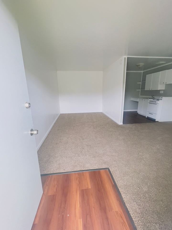 Casa Del Sol Apartments - Photo 7 of 13