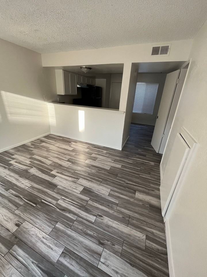 Larcus Avenue Townhomes - Photo 2 of 39