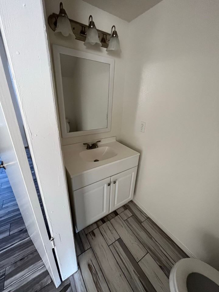 Larcus Avenue Townhomes - Photo 7 of 39