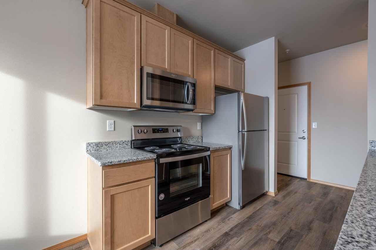 Sutton Place Apartments - Photo 3 of 23