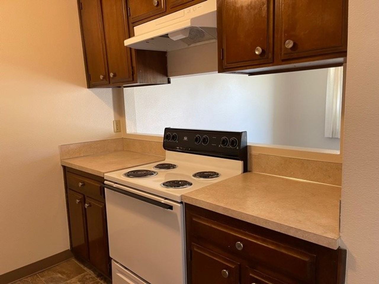 054-Lancaster Apartments - Photo 3 of 16