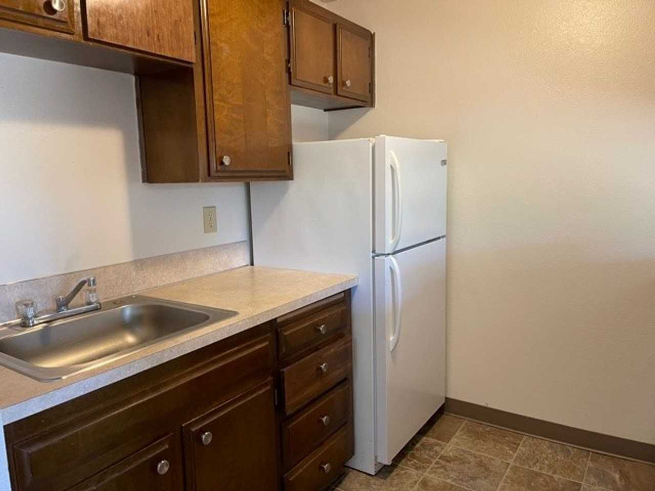 054-Lancaster Apartments - Photo 4 of 16