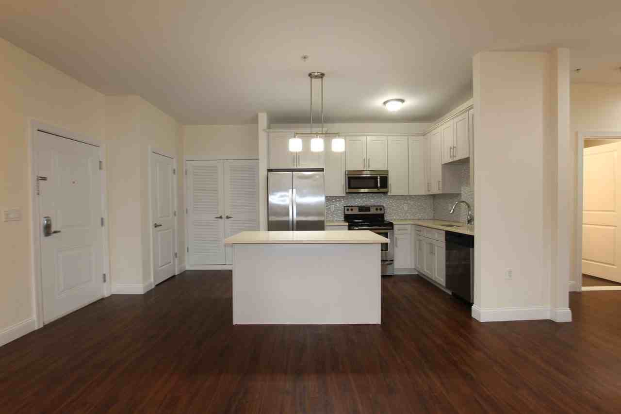 Lexington Dewey - Photo 3 of 13