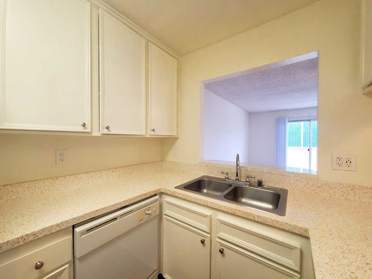 Emerald Vista - Photo 5 of 28