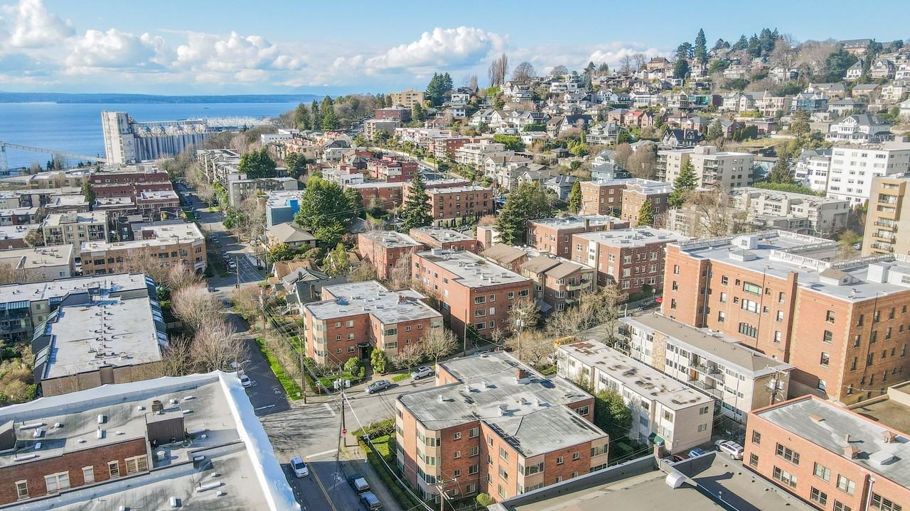 Hamrick & Halmark - Photo 5 of 24