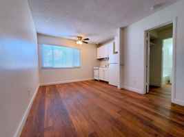 featured image of 4135 Ingraham St