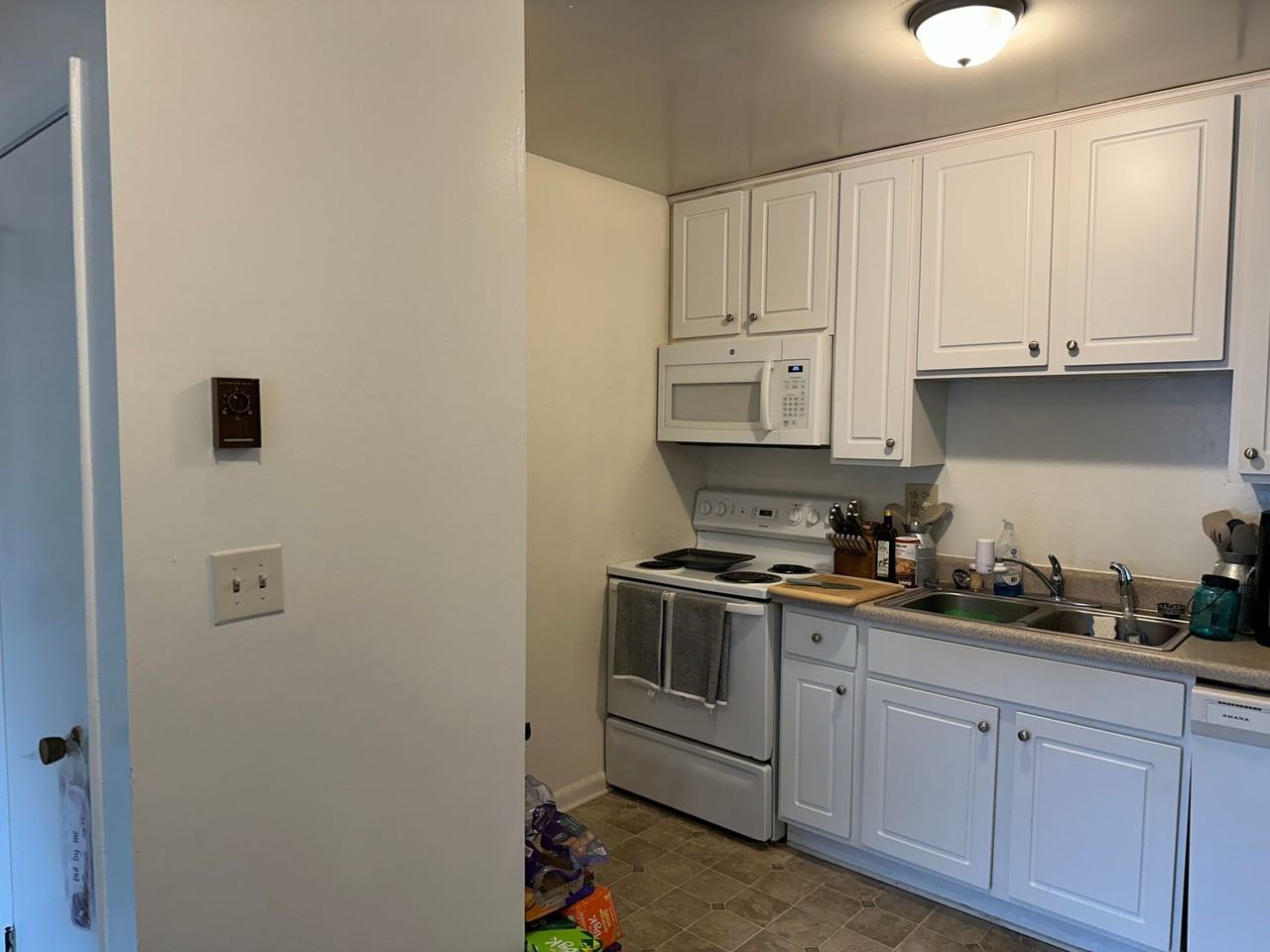 2 Bedroom 1 Bath On Broce Drive - Photo 5 of 12