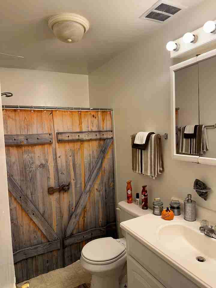 2 Bedroom 1 Bath On Broce Drive - Photo 6 of 12