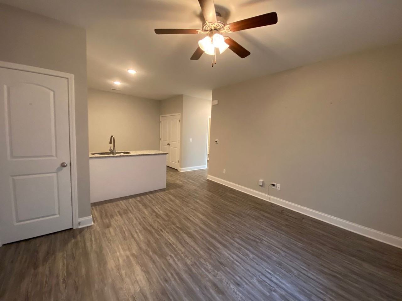 Hillview Place Apartments - Photo 5 of 8